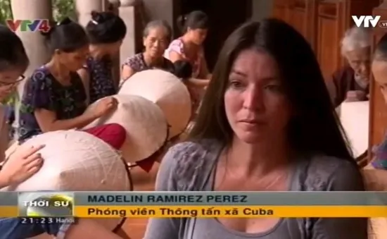 Phóng viên Cuba làm phim về Việt Nam sau 30 năm đổi mới