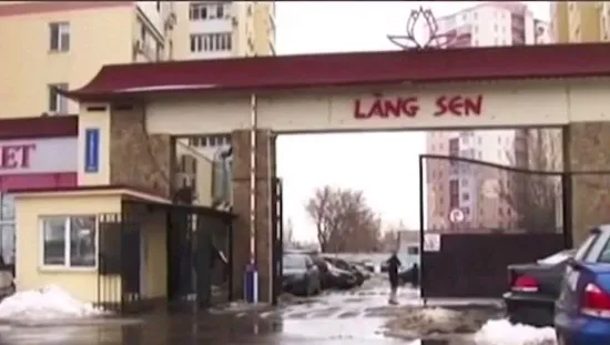 Làng Sen của người Việt ở Ukraine lại bị cướp tấn công