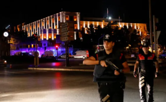 Công bố video khách sạn của Tổng thống Thổ Nhĩ Kỳ bị tấn công trong đảo chính