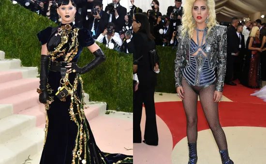 Met Gala 2016: Lady Gaga, Katy Perry nổi bật với phong cách dị biệt