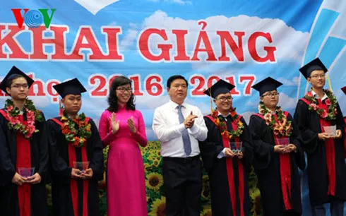 Lãnh đạo TP.HCM dự lễ khai giảng năm học mới