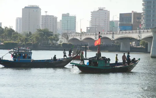 Vụ chìm tàu trên sông Hàn ảnh hưởng đến du lịch đường sông Đà Nẵng