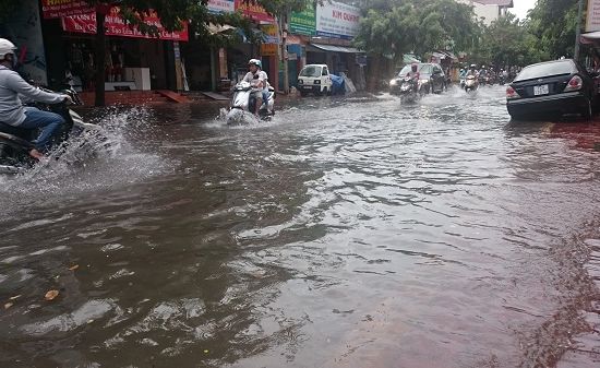 Ngập úng tuyến đường đang thi công tại Bà Rịa - Vũng Tàu