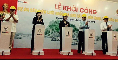 Kiên Giang: Xã đảo Hòn Nghệ chính thức có điện lưới quốc gia