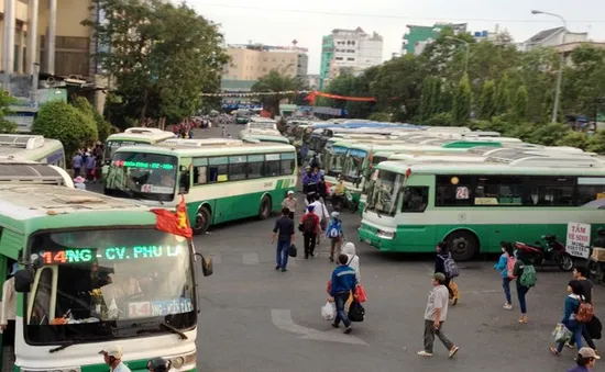 TP.HCM tăng cường hơn 1.000 chuyến xe bus dịp Tết Dương lịch