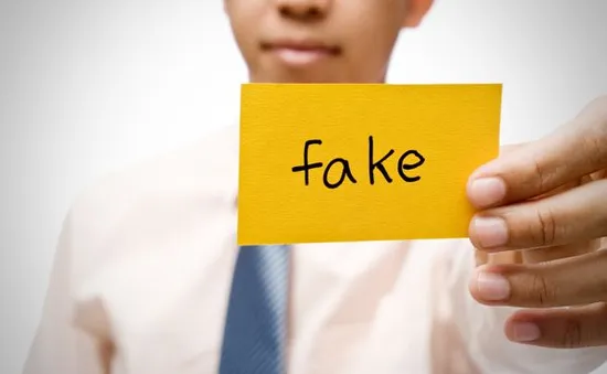 Nhái từ thực phẩm đến thời trang: Hàng fake đang "lên ngôi"?