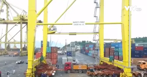 Cảng Tiên Sa đưa vào vận hành giàn cẩu container siêu trọng thứ 3