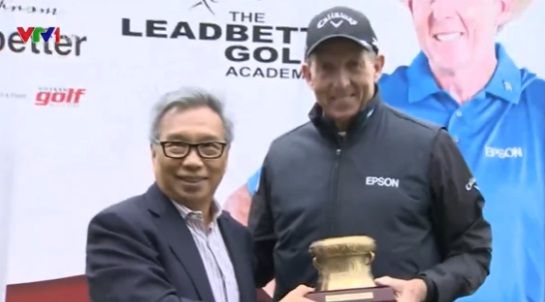 HLV golf David Leadbetter tới Hà Nội