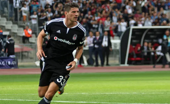 Tuyển thủ Đức chia tay Besiktas vì đảo chính tại Thổ Nhĩ Kỳ