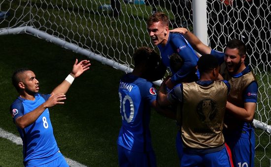 VIDEO EURO 2016, Pháp 2-1 CH Ireland: Griezmann tỏa sáng, chủ nhà ngược dòng vào tứ kết