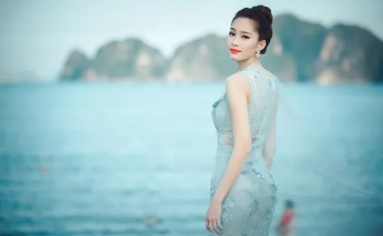 HH Đặng Thu Thảo "gây mê" với vẻ đẹp tiên nữ