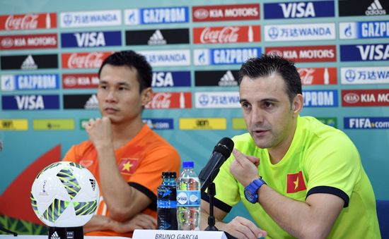 HLV Bruno Formoso chia tay ĐT futsal Việt Nam