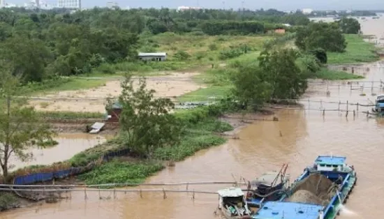 Thi công dự án gây ngập nhà dân tại Hậu Giang