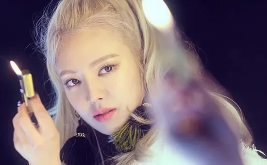 Fan đứng ngồi không yên khi SM tung teaser solo của Hyoyeon (SNSD)