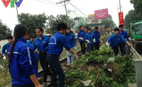 1.000 thanh niên Thủ đô cùng ra quân dọn dẹp vệ sinh môi trường