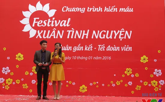 Hơn 2.000 bạn trẻ tham gia hiến máu cùng Festival Xuân tình nguyện 2016