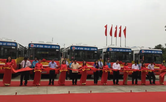 Hà Nội mở 2 tuyến xe bus trợ giá, wifi miễn phí về Xuân Mai