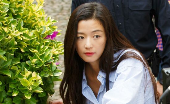 Jun Ji Hyun lọt Top 10 diễn viên "đỉnh" nhất xứ Hàn