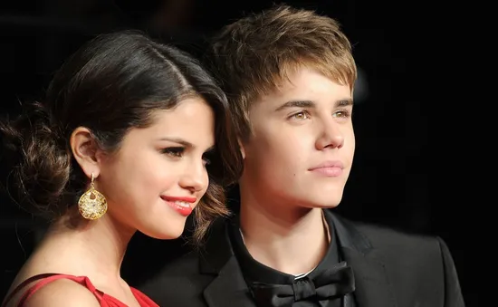 Đá xoáy Justin trên mạng, Selena Gomez vẫn chưa thể quên tình cũ?