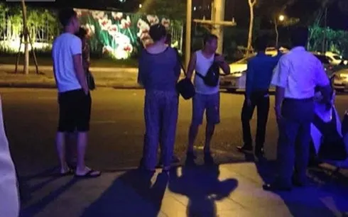 Việt Nam đề nghị Trung Quốc xử lý nghiêm du khách đốt tiền ở bar Đà Nẵng