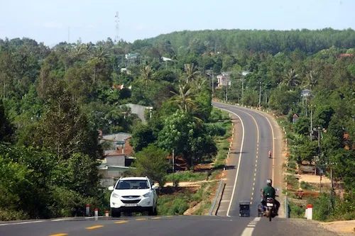 Dùng tiền GPMB đền bù lún, nứt nhà dân dự án đường Hồ Chí Minh