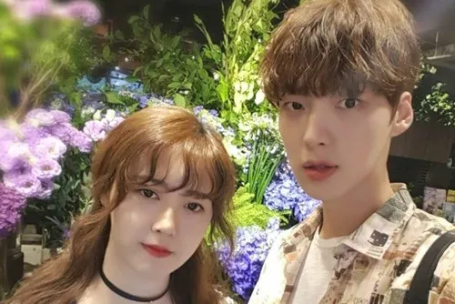 Vợ chồng Goo Hye Sun khoe ảnh sau đám cưới