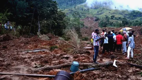 150 người bị chôn vùi do lở đất ở Sri Lanka