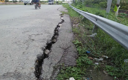 Cần Thơ: Công trình trăm tỉ chưa hoàn thành đã lún, nứt