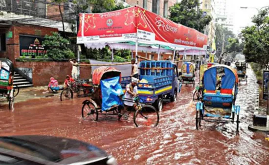 Thủ đô Dhaka (Bangladesh) chìm trong "biển máu"