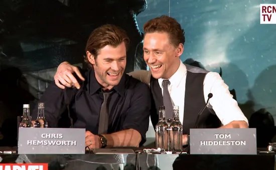 Thần sấm Thor: Tom Hiddleston rất hạnh phúc với Taylor Swift