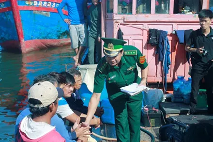 5 ngư dân bị tàu Trung Quốc đâm chìm đã về đất liền an toàn
