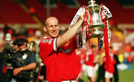 Bốc thăm vòng 3 FA Cup: ĐKVĐ Man Utd đón chào "người cũ" Jaap Stam