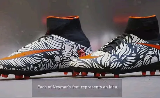 Neymar khoe giày mới “hoa hòe hoa sói”