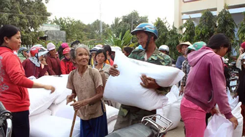 Gần 3.000 tấn gạo cho dân vùng hạn Ninh Thuận