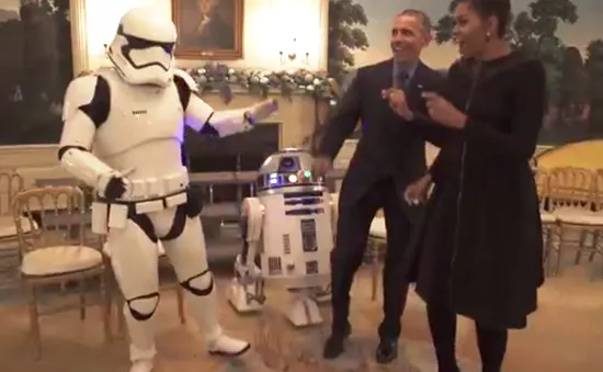 Vợ chồng Tổng thống Obama tham gia ngày lễ Star Wars