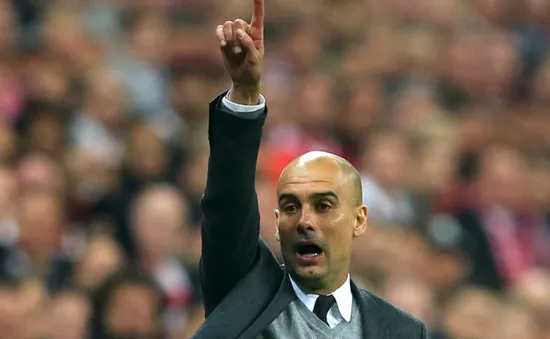 Fan cuồng Man City dằn mặt Guardiola: Vô địch hoặc bị sa thải!