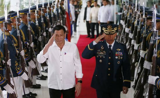 Tổng thống Duterte yêu cầu hủy bỏ hợp tác quốc phòng Mỹ - Philippines