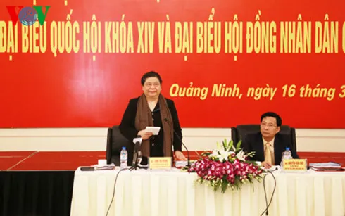 Phó Chủ tịch Quốc hội Tòng Thị Phóng kiểm tra công tác bầu cử ĐBQH ở Quảng Ninh