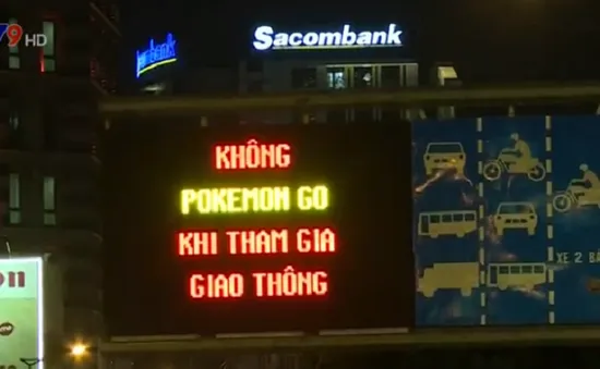 TP.HCM treo bảng quảng cáo cảnh báo Pokemon Go