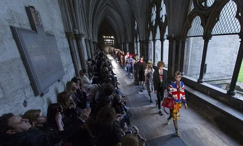 Gucci trình diễn thời trang tại tu viện lớn nhất nước Anh