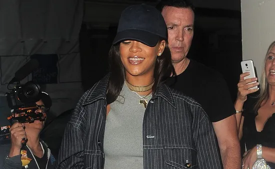 Rihanna không hẹn hò nghiêm túc với Drake