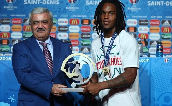 Renato Sanches giành giải Cầu thủ trẻ xuất sắc nhất EURO 2016