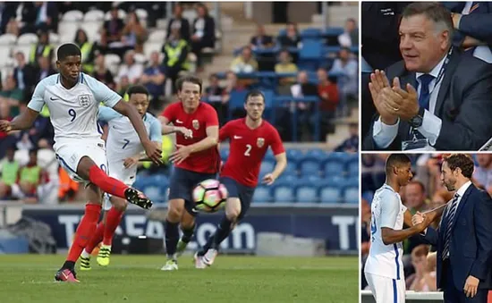 Rashford ra mắt U21 Anh bằng hattrick, Big Sam cười tít mắt