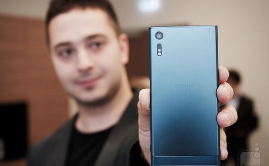 Sony Xperia XZ đọ khả năng quay video chống rung với iPhone 6S Plus