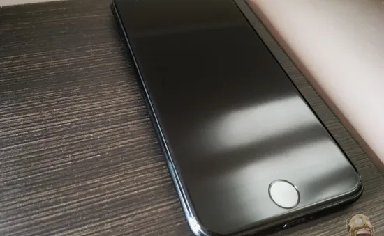 Tại sao iPhone 7 jet black không có để mua?