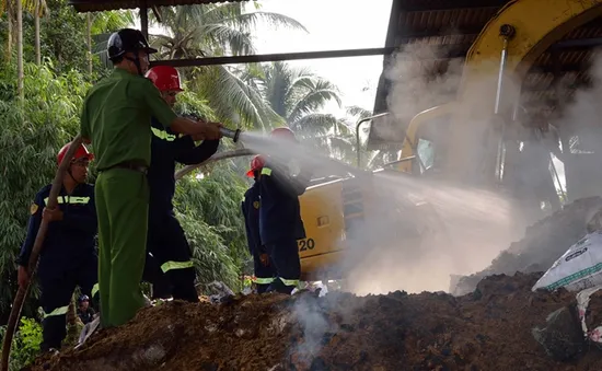 Trà Vinh: Cháy lớn tại cơ sở sản xuất than trấu