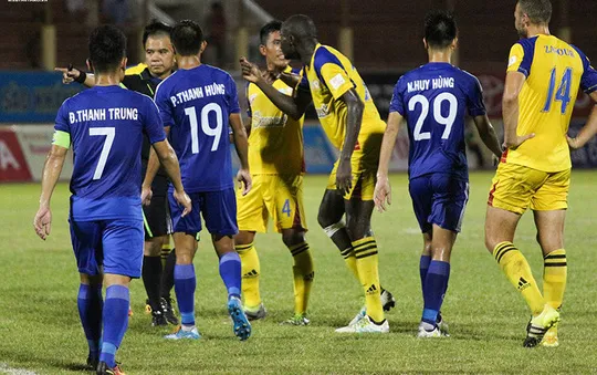 Mất oan bàn thắng, S.Khánh Hòa yêu cầu đá lại trận gặp QNK Quảng Nam
