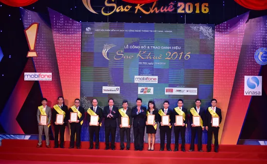 Top 10 Sao Khuê 2016