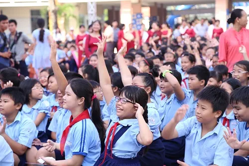 Trẻ em Việt Nam thấp lùn do học nhiều, ít vận động