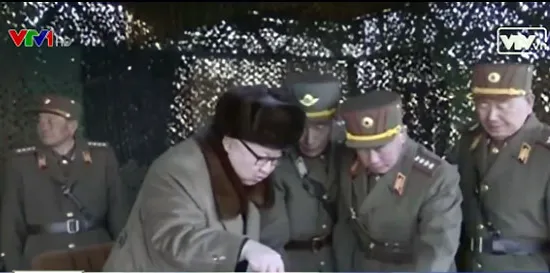 Triều Tiên công bố video Chủ tịch Kim Jong Un chỉ huy diễn tập pháo binh